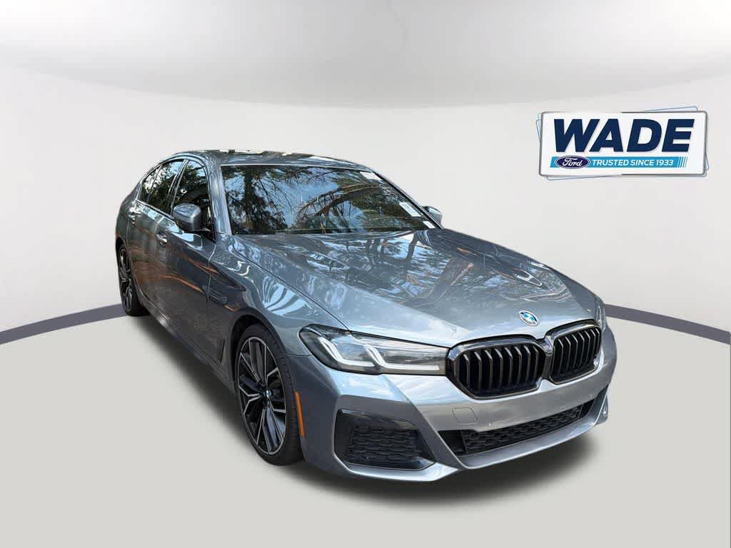 Used 2022 BMW 530i w/ M Sport Package RWD image 3