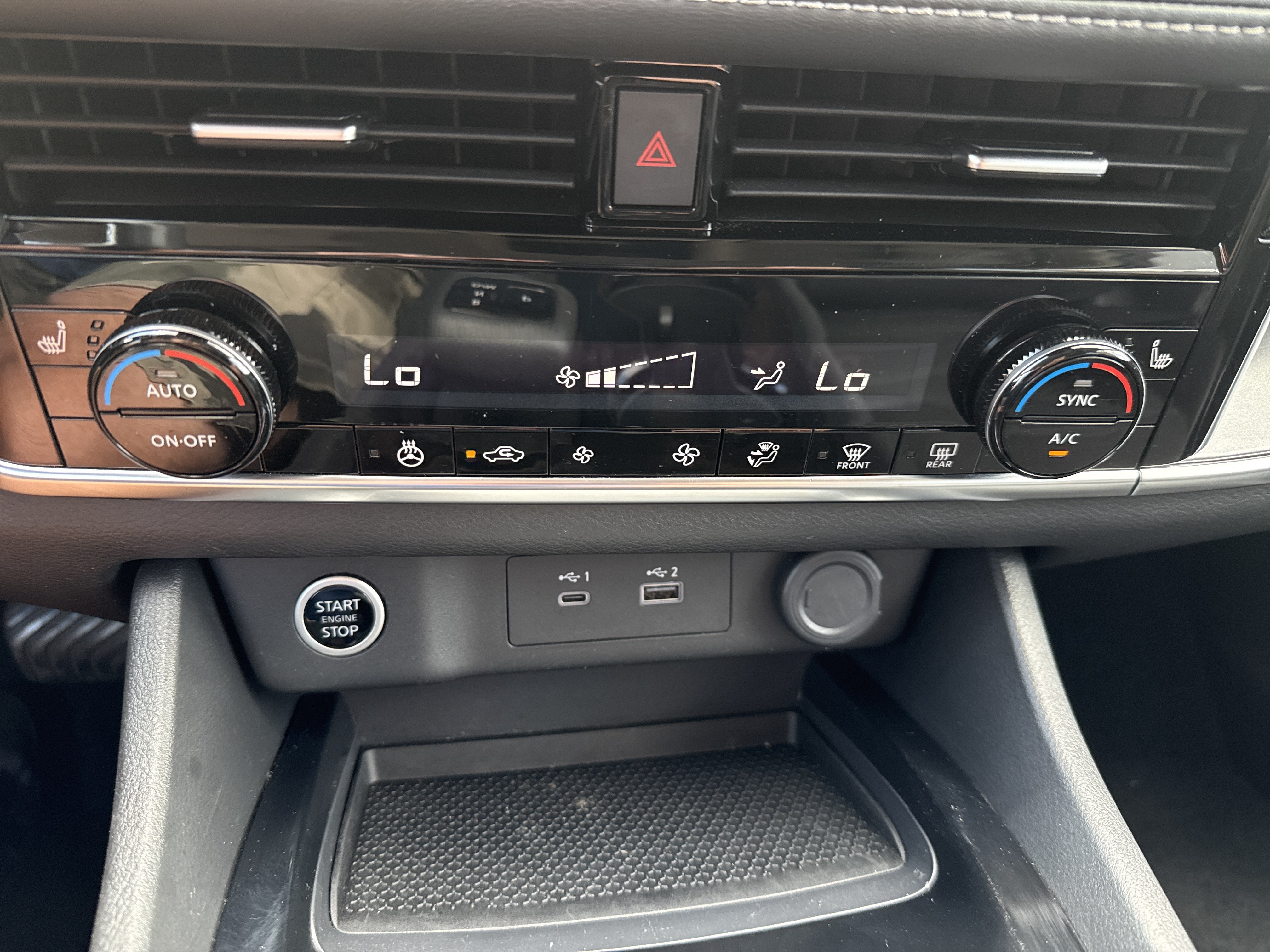 Used 2023 Nissan Rogue SV w/ SV Premium Package AWD/4WD image 25