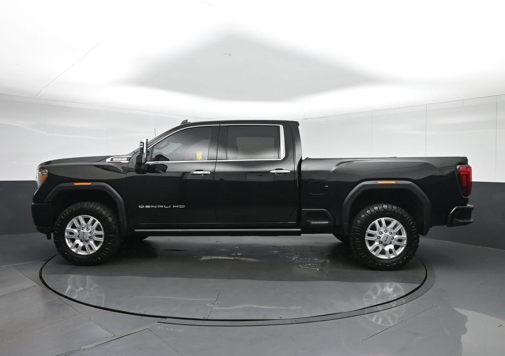 Used 2023 GMC Sierra 2500 Denali w/ Denali Black Diamond Edition AWD/4WD image 4
