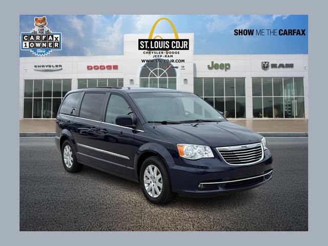 Used 2014 Chrysler Town & Country Touring FWD image 1