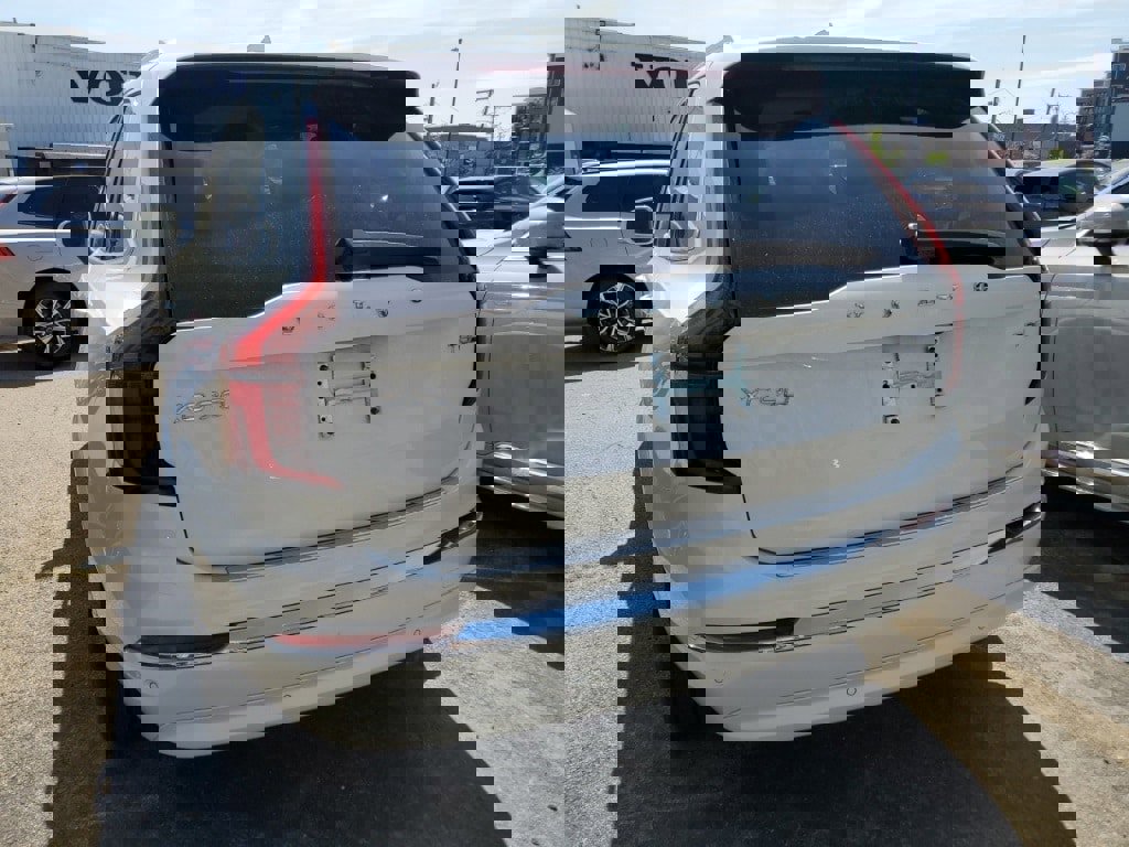 New 2025 Volvo XC90 T8 Ultra w/ Protection Package Premier image 3