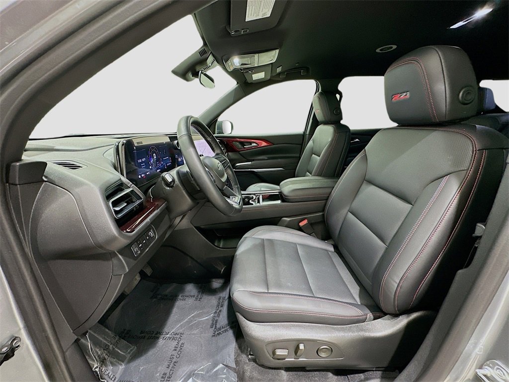 Used 2025 Chevrolet Traverse Z71 image 22