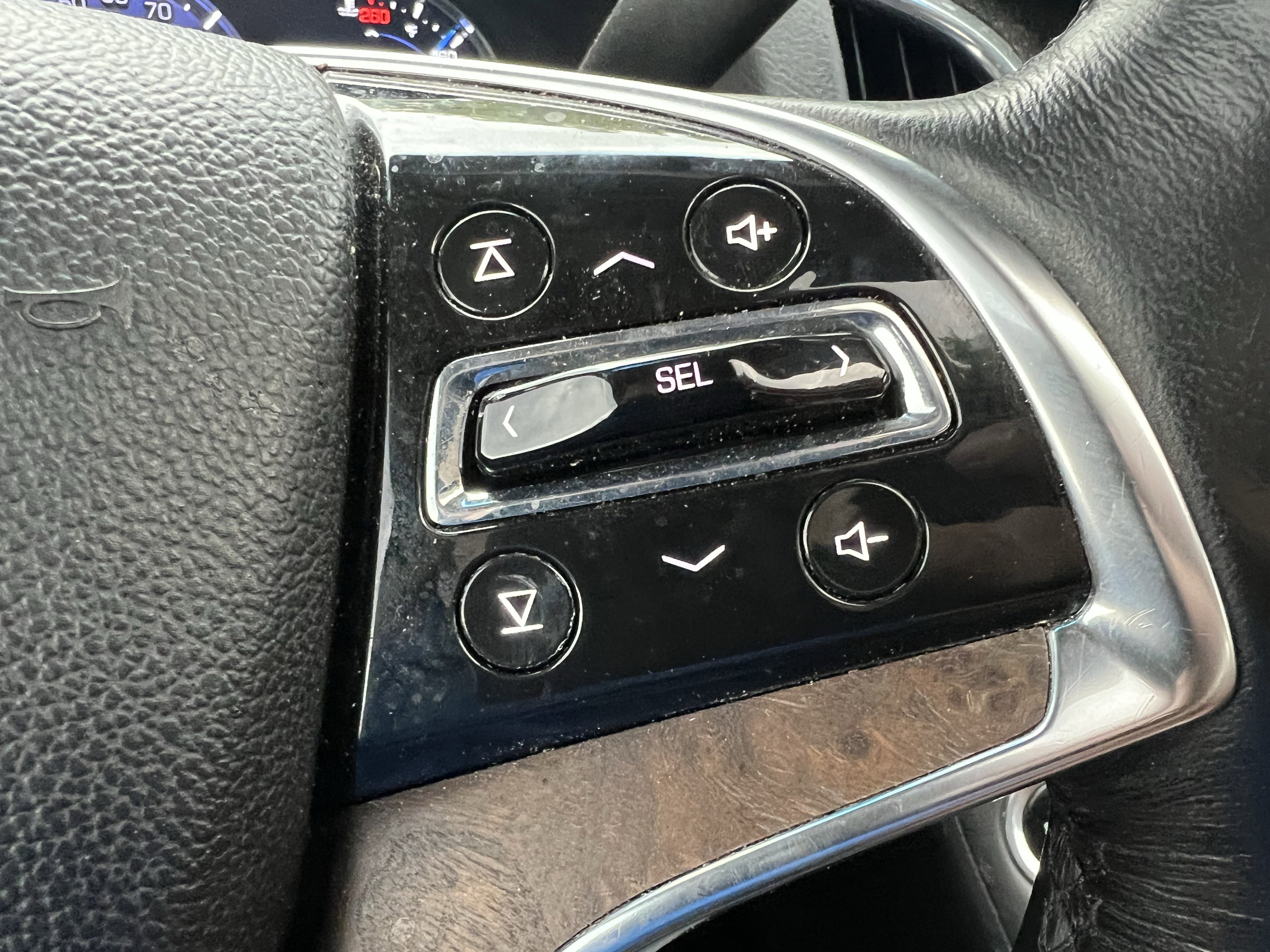 Used 2016 Cadillac Escalade ESV Luxury AWD/4WD image 20