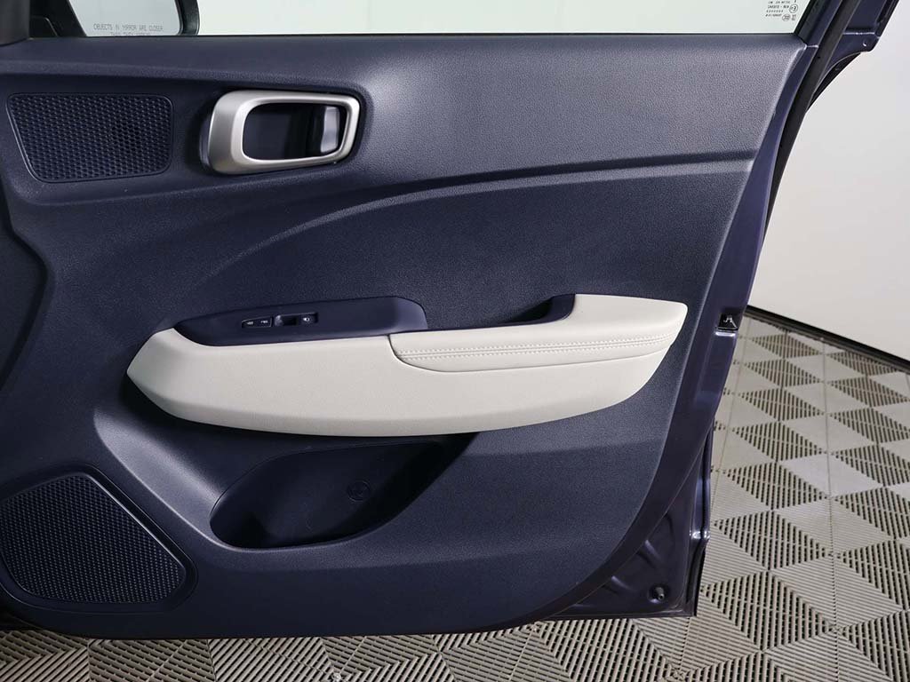 Certified 2023 Hyundai Venue Limited image 21