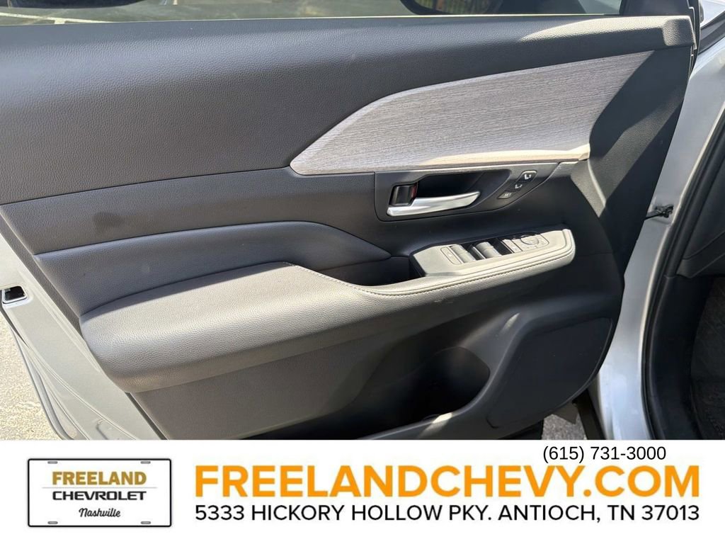 Used 2024 Toyota Grand Highlander Platinum image 22