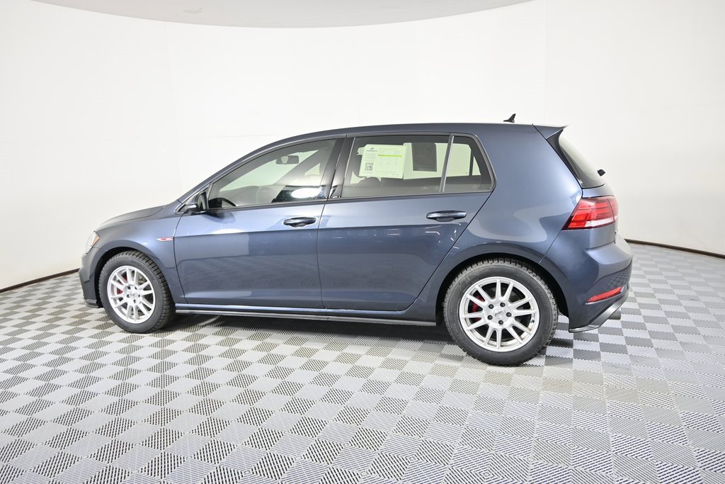 Used 2018 Volkswagen Golf 4-Door image 3