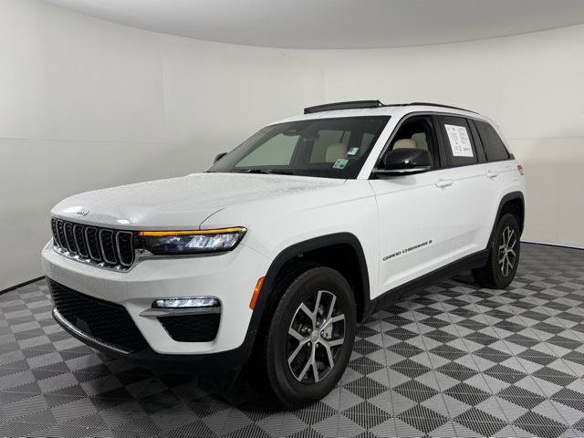 Certified 2025 Jeep Grand Cherokee Limited image 3