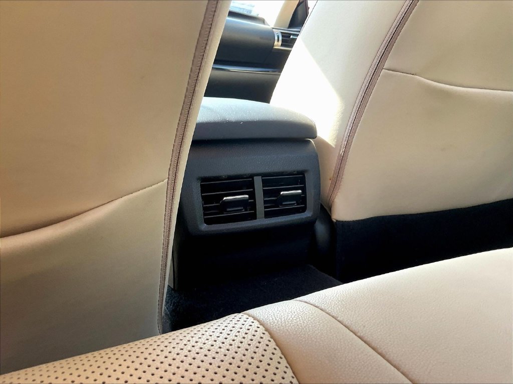Used 2016 Lexus IS 300 AWD w/ Premium Package image 10