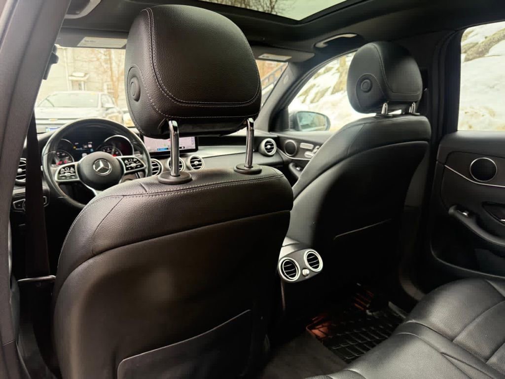Used 2022 Mercedes-Benz GLC 300 4MATIC image 20