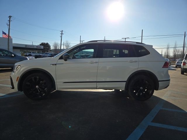 Used 2020 Volkswagen Tiguan SE R-Line image 4