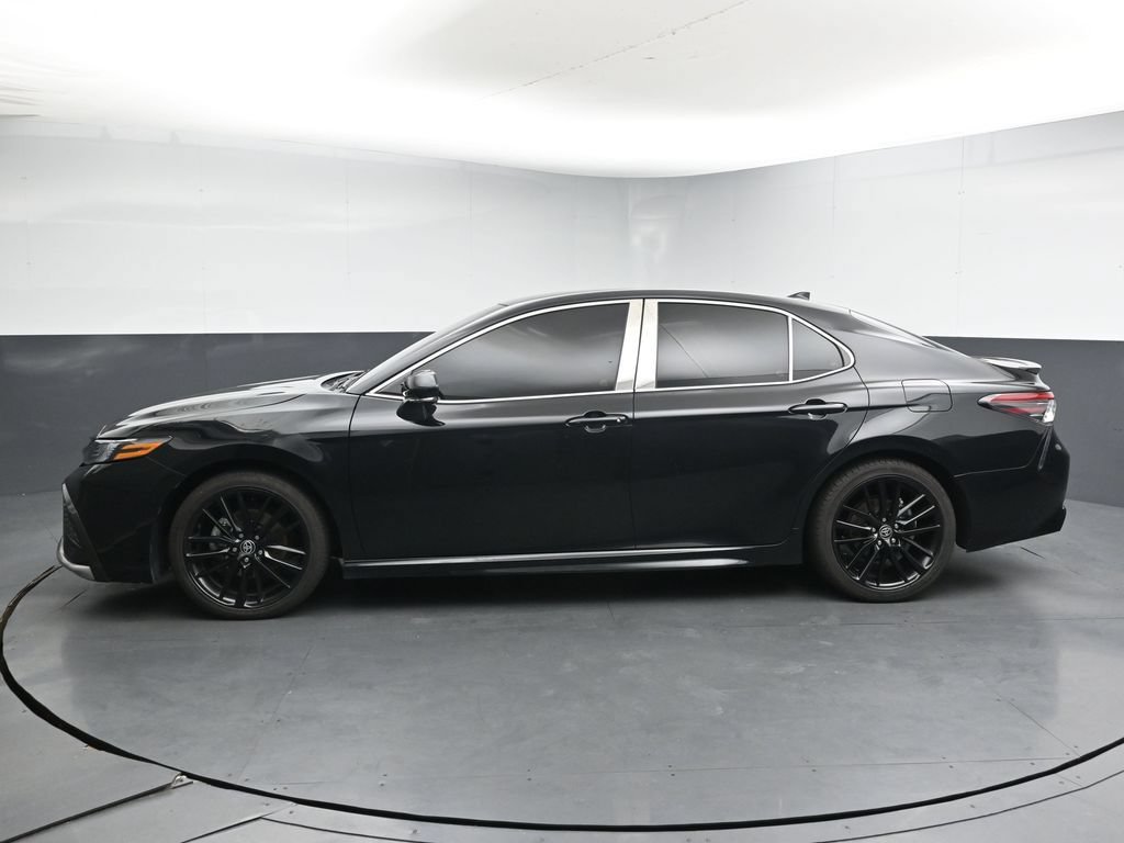 Used 2023 Toyota Camry XSE FWD image 5