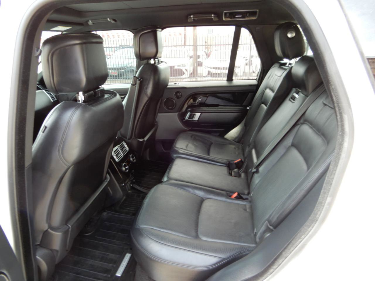 Used 2018 Land Rover Range Rover HSE AWD/4WD image 13