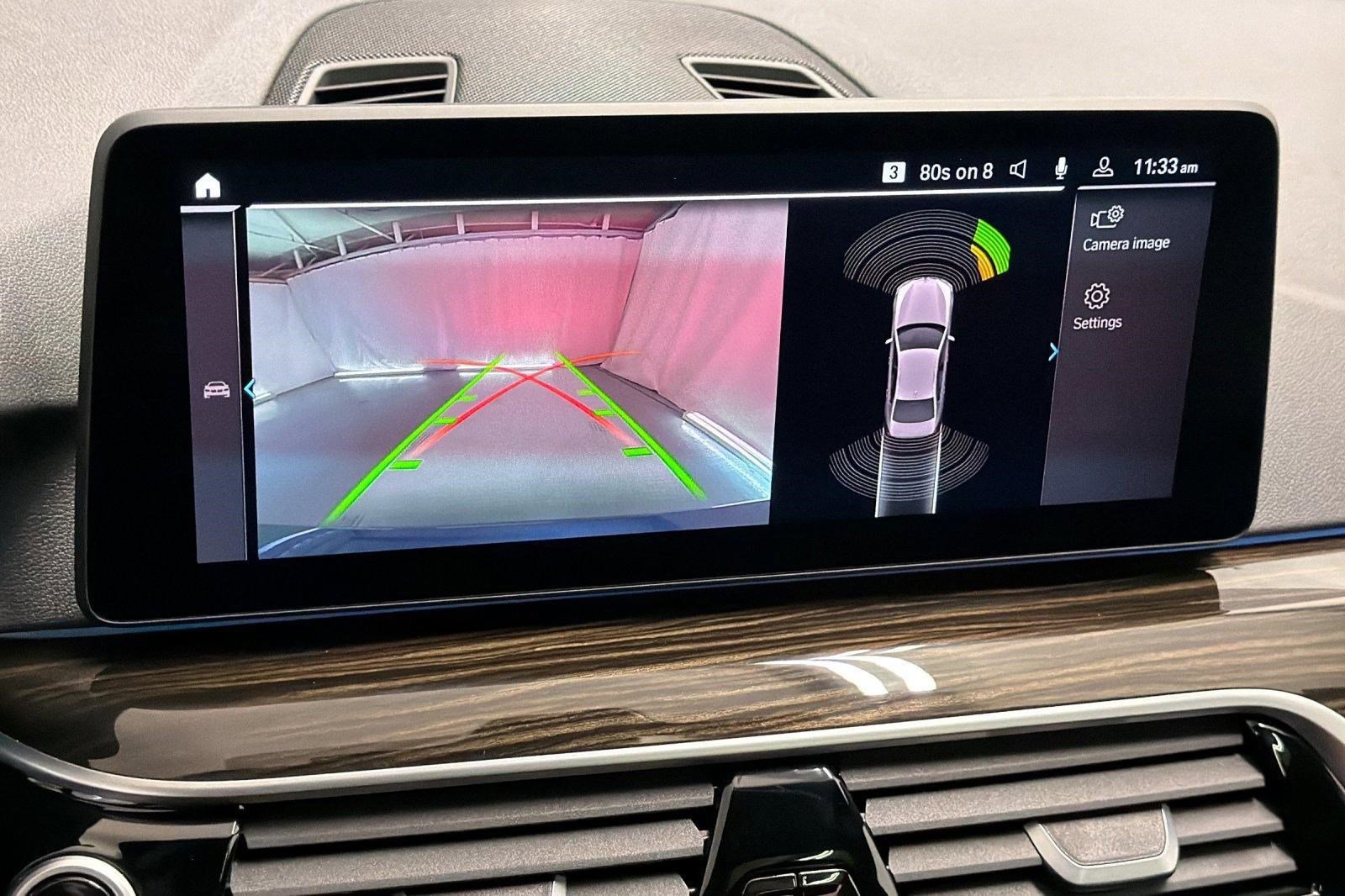 Used 2023 BMW 530e w/ Premium Package image 26