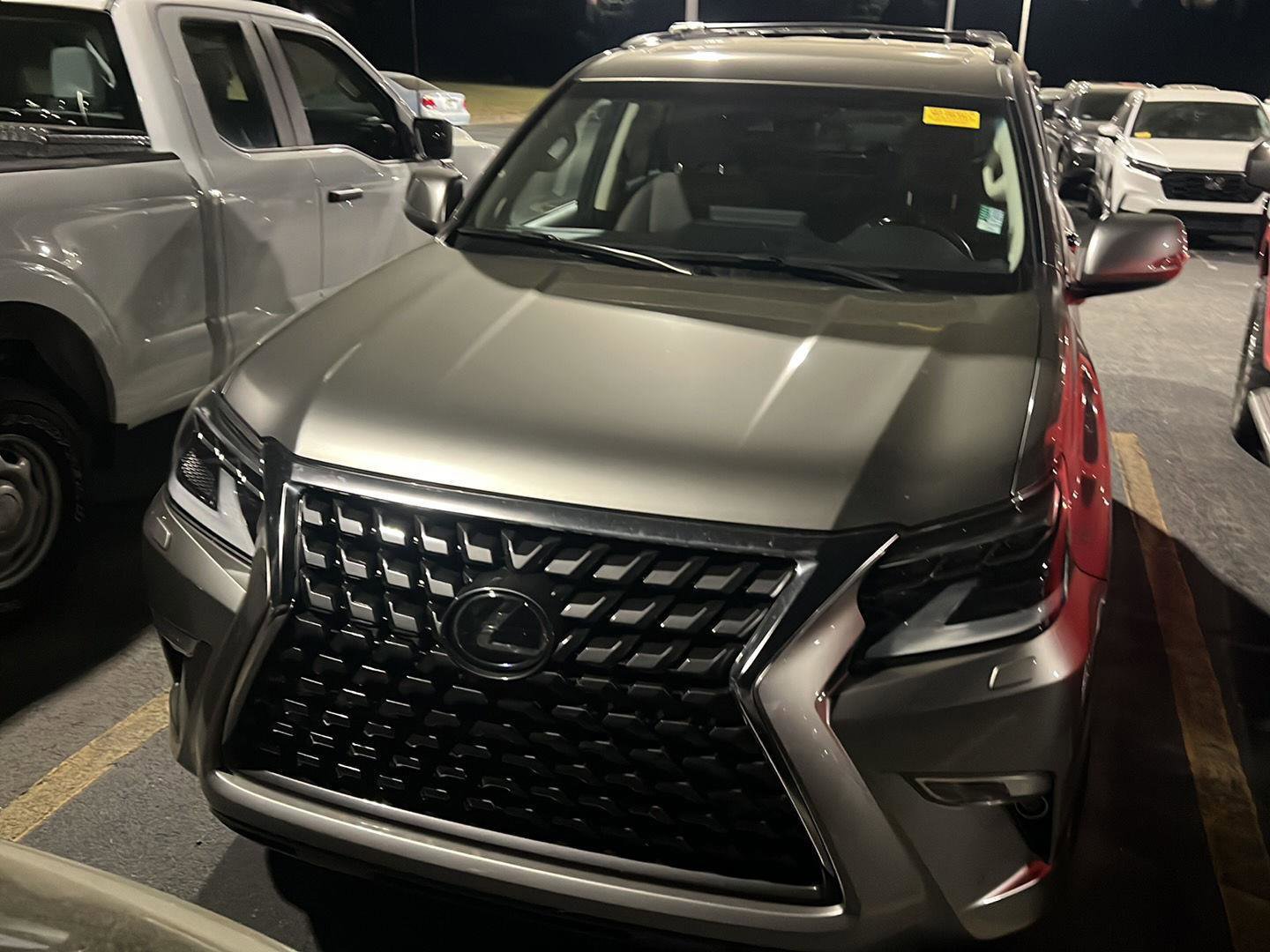 Used 2023 Lexus GX 460 Premium image 3