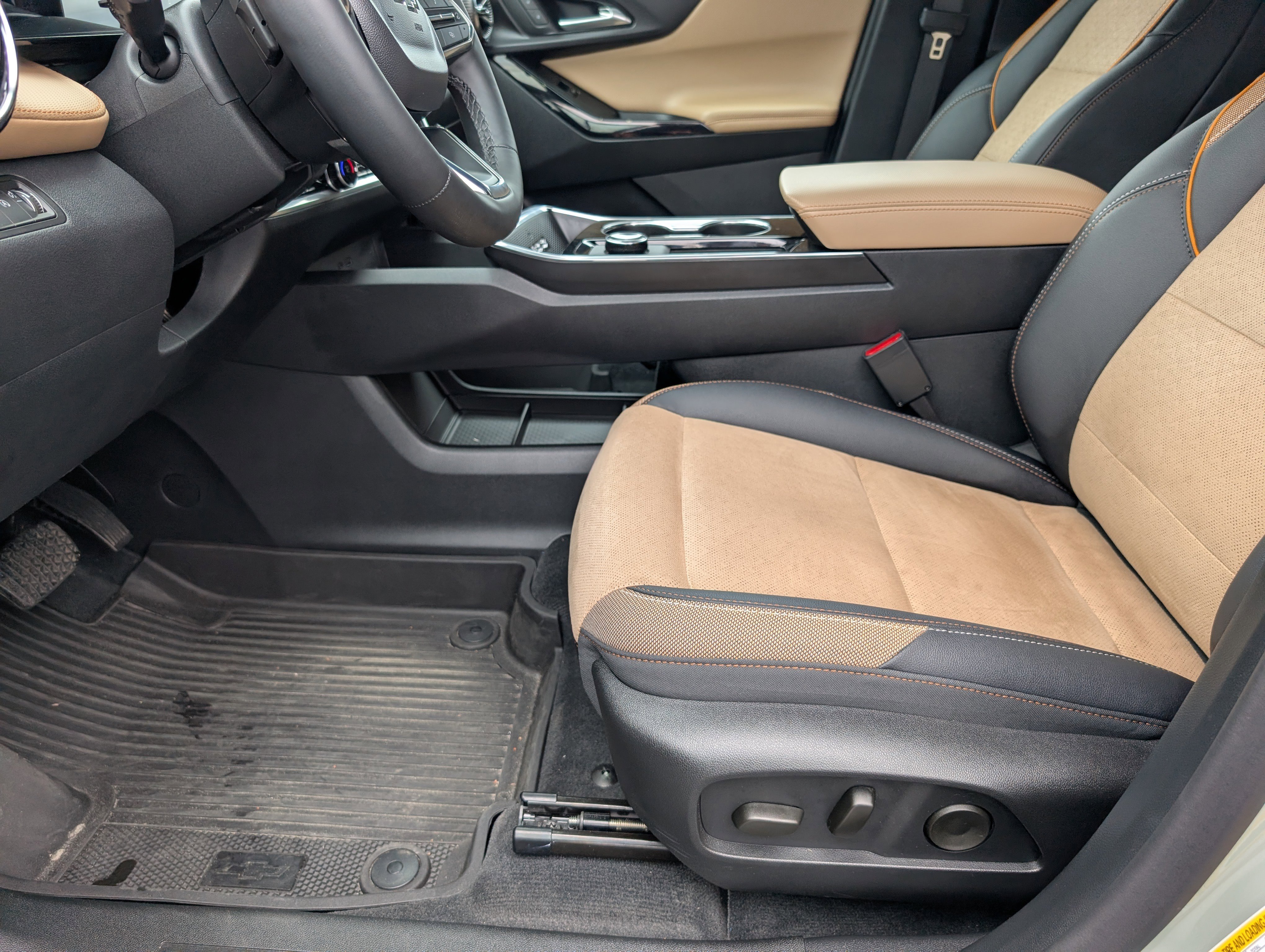 Used 2026 Chevrolet Equinox ACTIV image 15