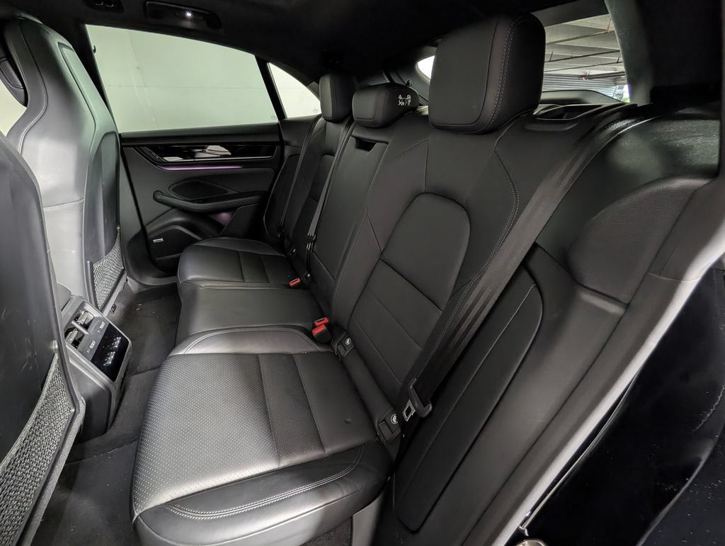Certified 2025 Porsche Macan 4S Electric AWD/4WD image 22