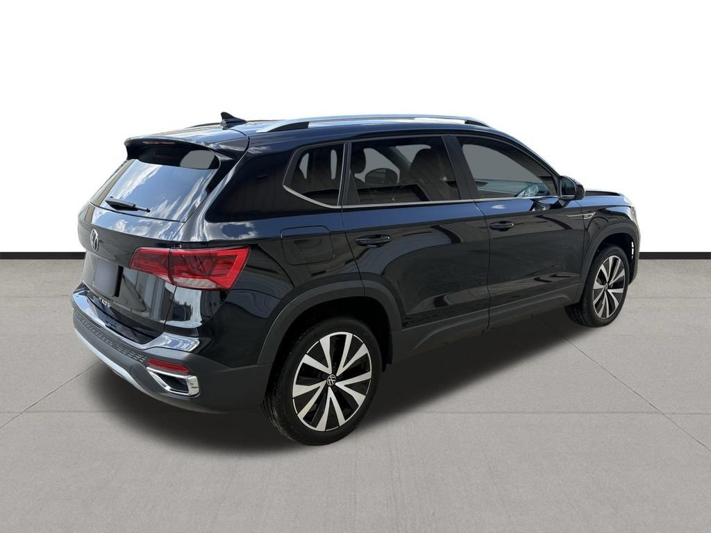 Used 2024 Volkswagen Taos SE FWD image 5