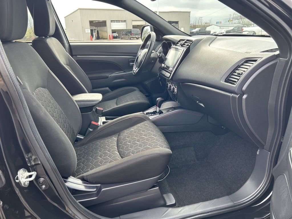 Used 2025 Mitsubishi Outlander Sport SE image 19