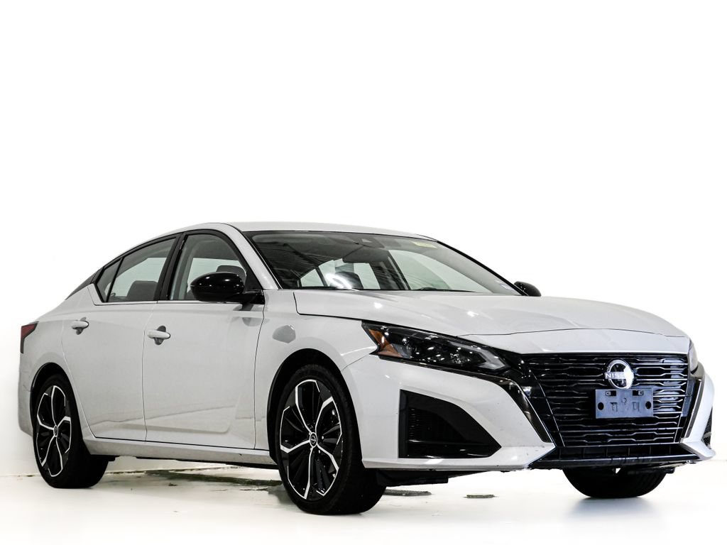 Used 2024 Nissan Altima 2.5 SR