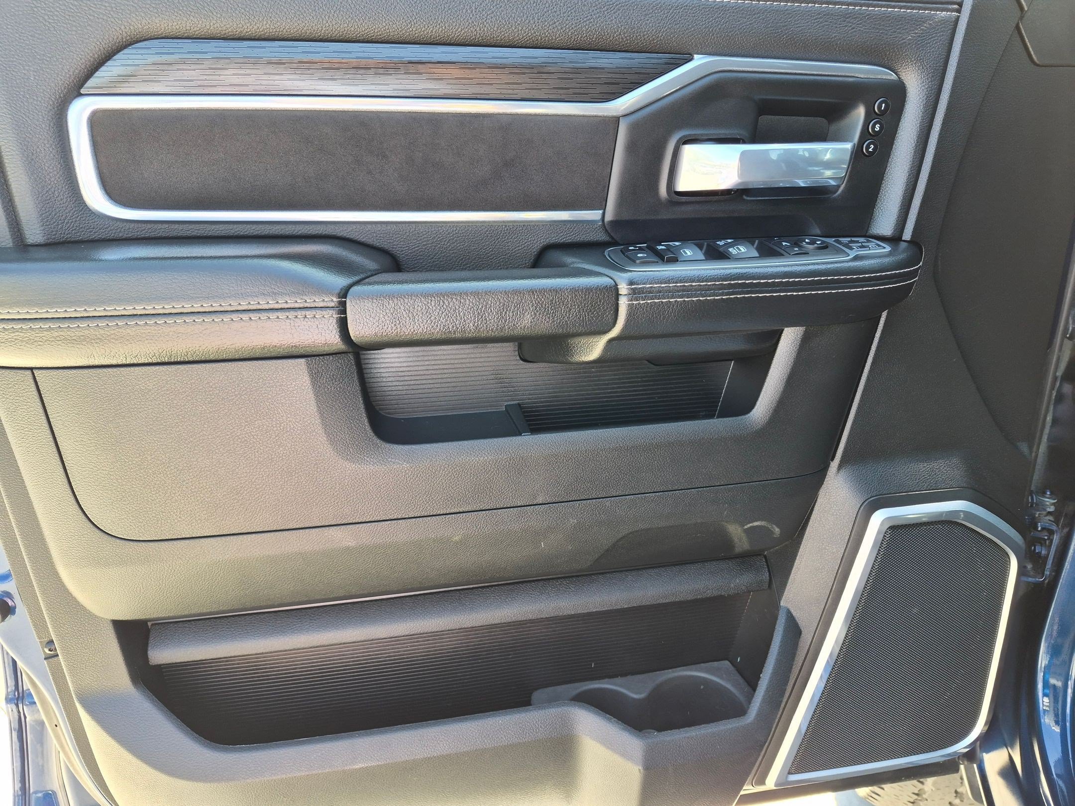 Used 2024 RAM 2500 Laramie w/ Night Edition AWD/4WD image 14