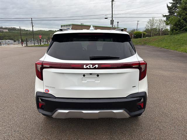 Used 2024 Kia Seltos SX w/ SX Sunroof Package AWD/4WD image 3