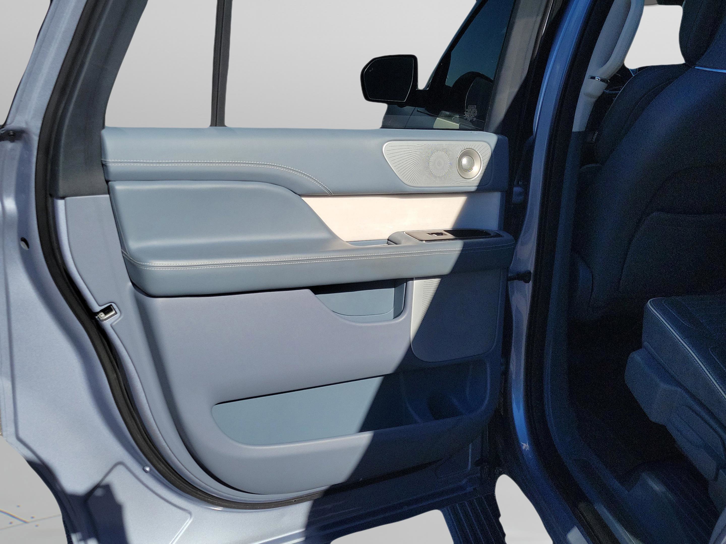 Used 2024 Lincoln Navigator L Black Label image 27