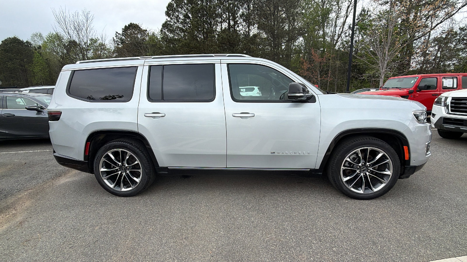 Used 2024 Jeep Wagoneer Series III w/ Premium Group I image 7