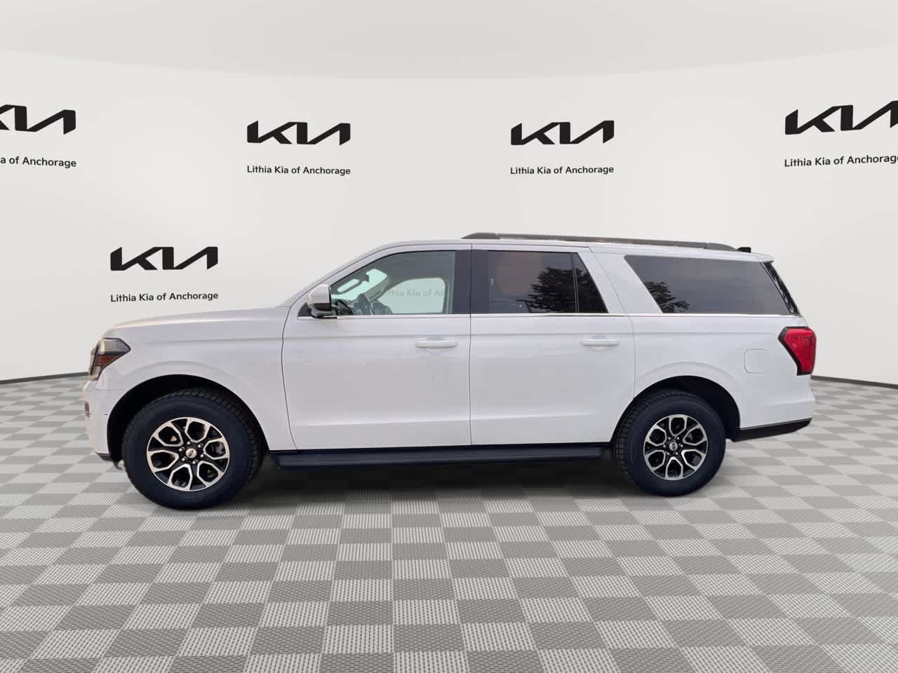 Used 2024 Ford Expedition Max XLT
