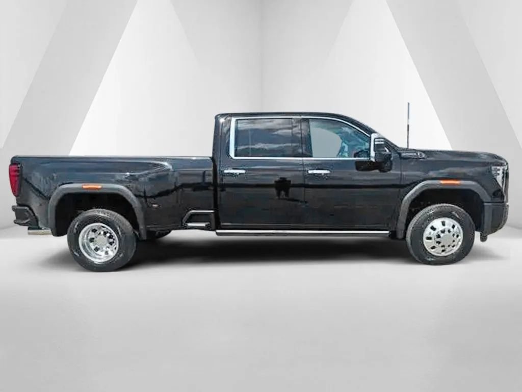New 2026 GMC Sierra 3500 Denali Ultimate w/ LPO, Black Badging Package AWD/4WD image 8