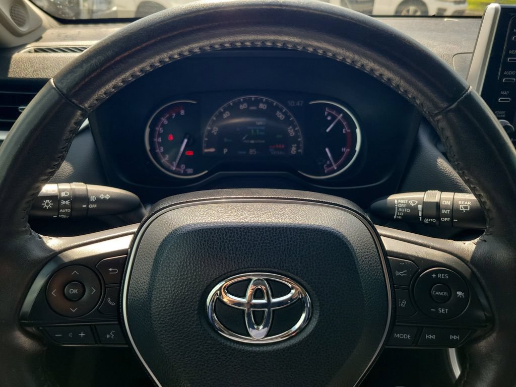 Used 2019 Toyota RAV4 Limited w/ Cold Weather Package FWD image 23