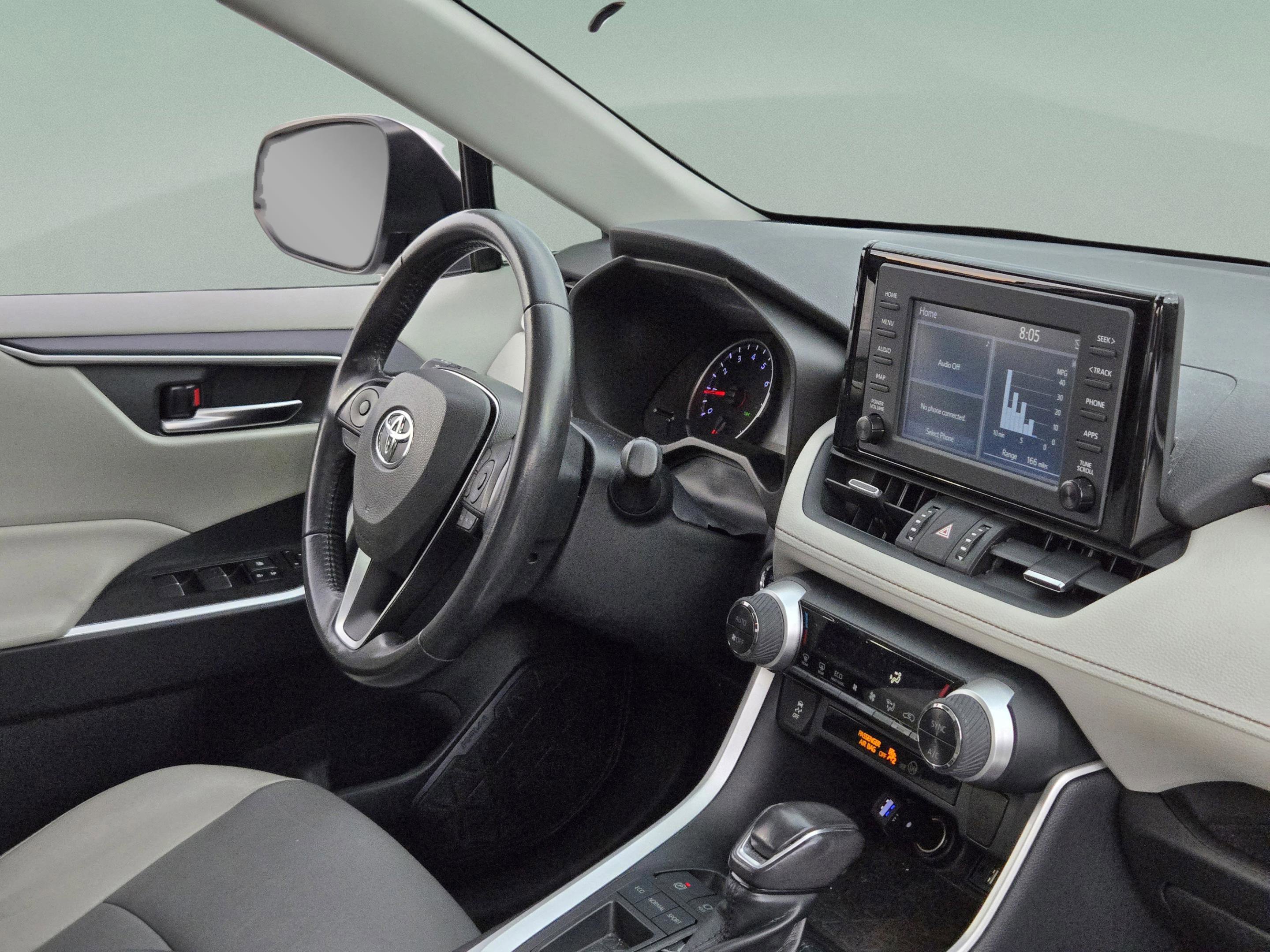 Used 2019 Toyota RAV4 XLE Premium FWD image 19