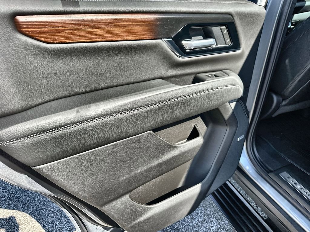 New 2026 GMC Yukon Denali w/ Sun & Power Step Package image 15