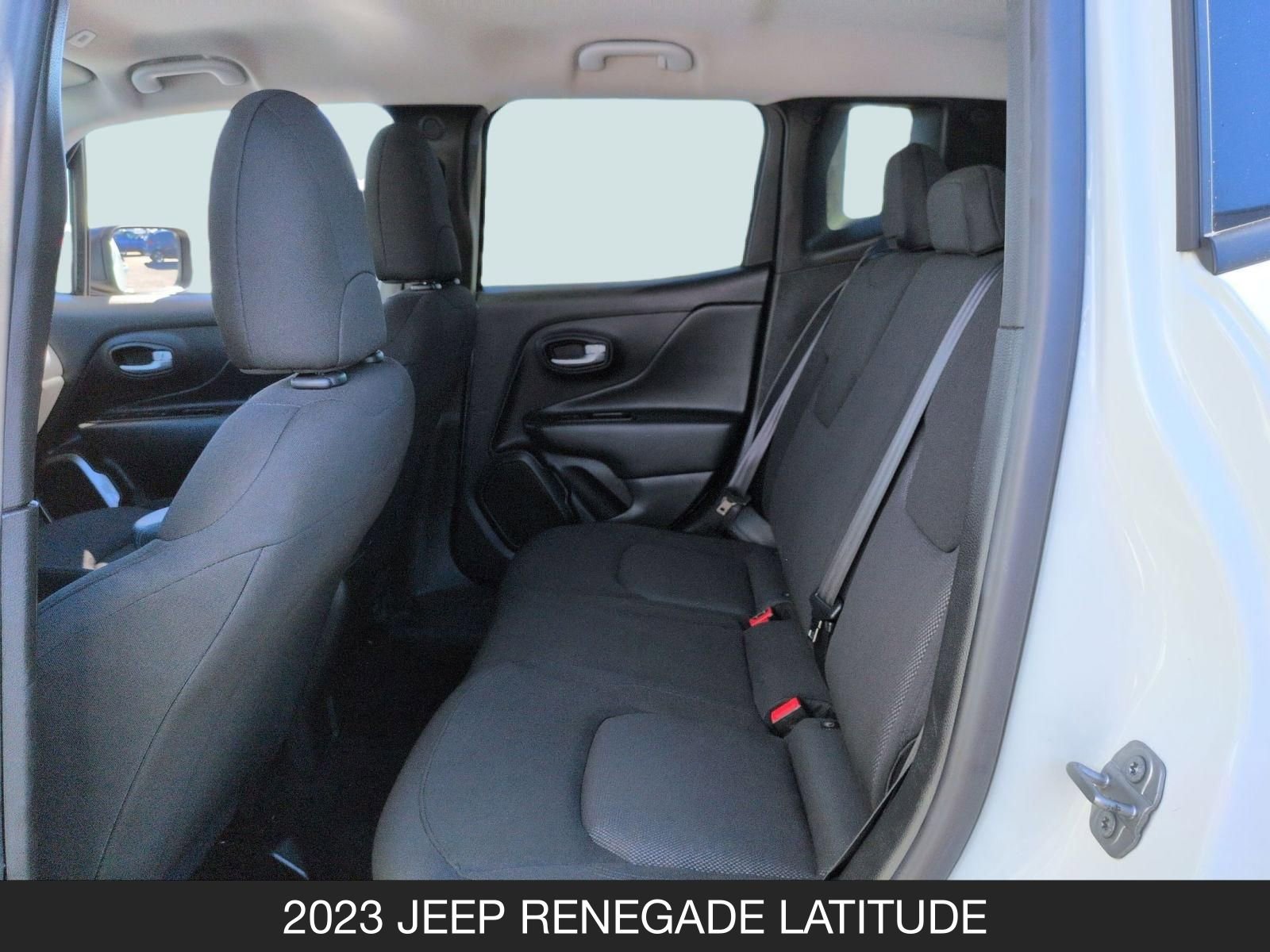 Used 2023 Jeep Renegade Latitude image 15