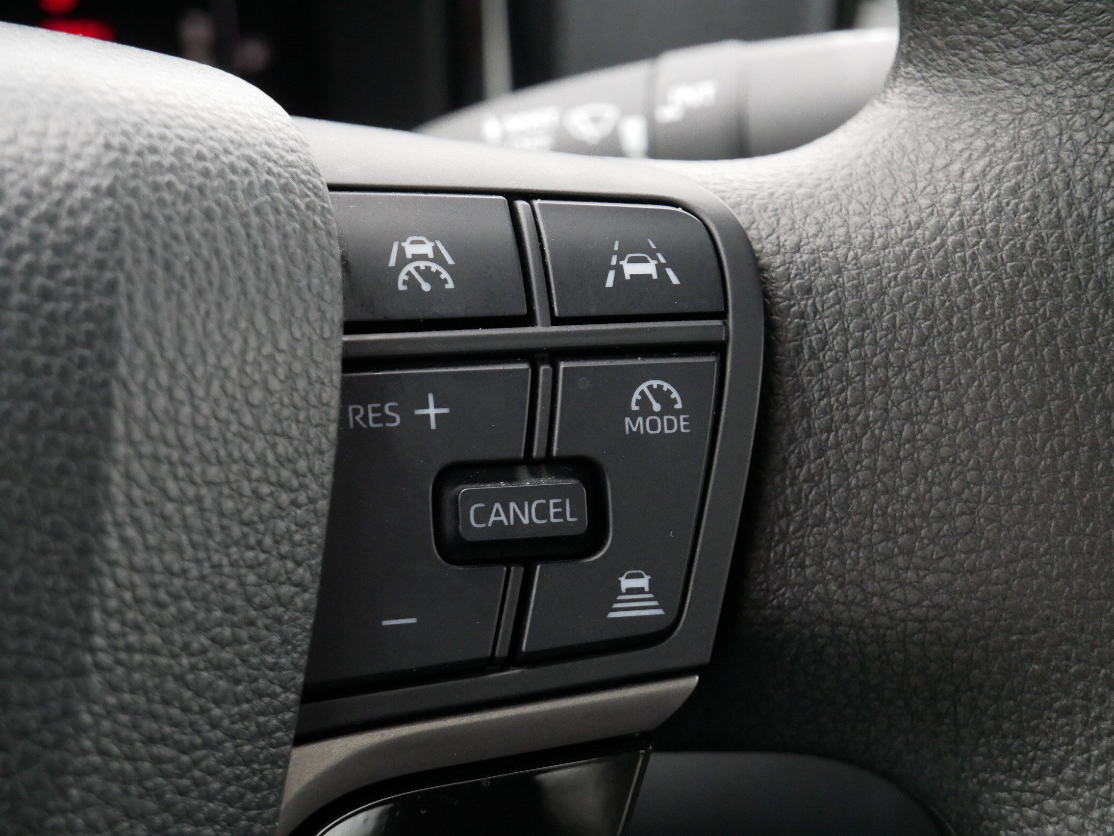 Used 2025 Toyota Camry LE AWD/4WD image 26
