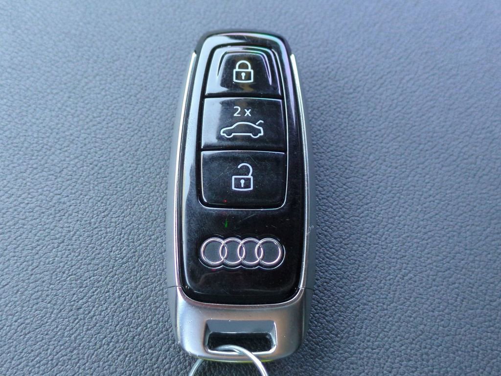 Used 2021 Audi Q8 Premium Plus w/ Premium Plus Package image 31