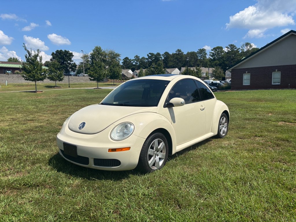 Used 2007 Volkswagen Beetle Coupe w/ Package 1 FWD image 1