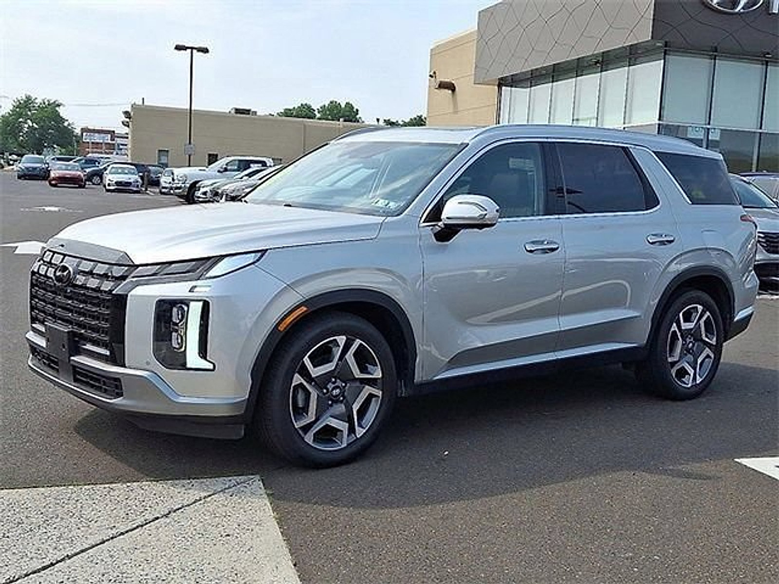 Used 2024 Hyundai Palisade Limited AWD/4WD image 4