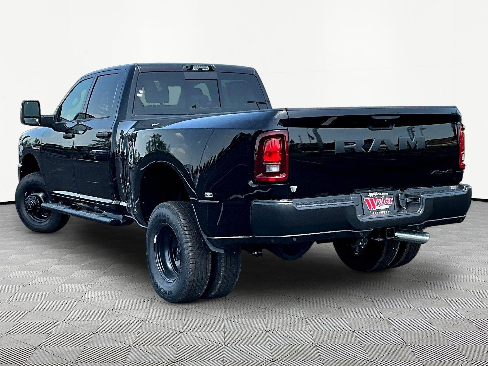 New 2026 RAM 3500 Tradesman AWD/4WD image 4