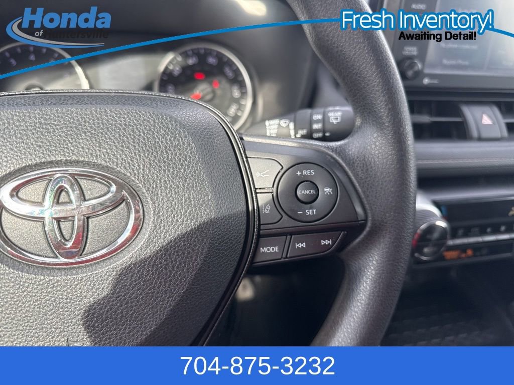 Used 2020 Toyota RAV4 XLE image 24