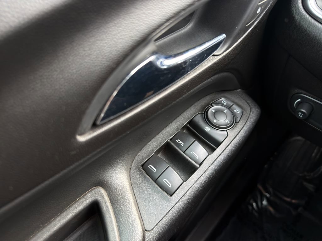 Used 2020 Chevrolet Equinox LT image 11