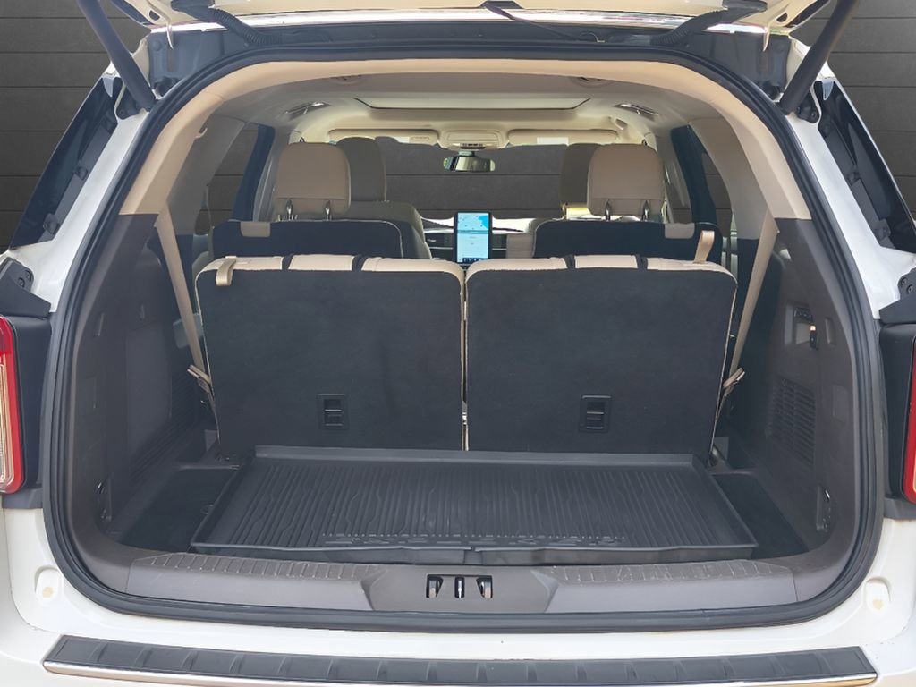 Used 2020 Ford Explorer Platinum w/ Premium Technology Package image 8