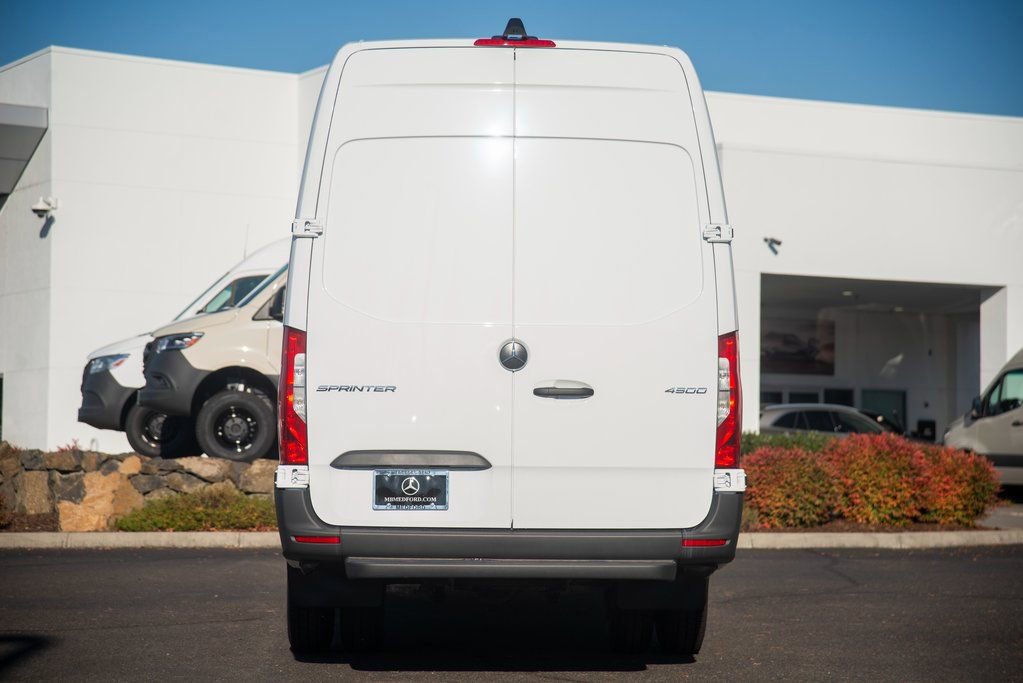 New 2025 Mercedes-Benz Sprinter 4500 image 4