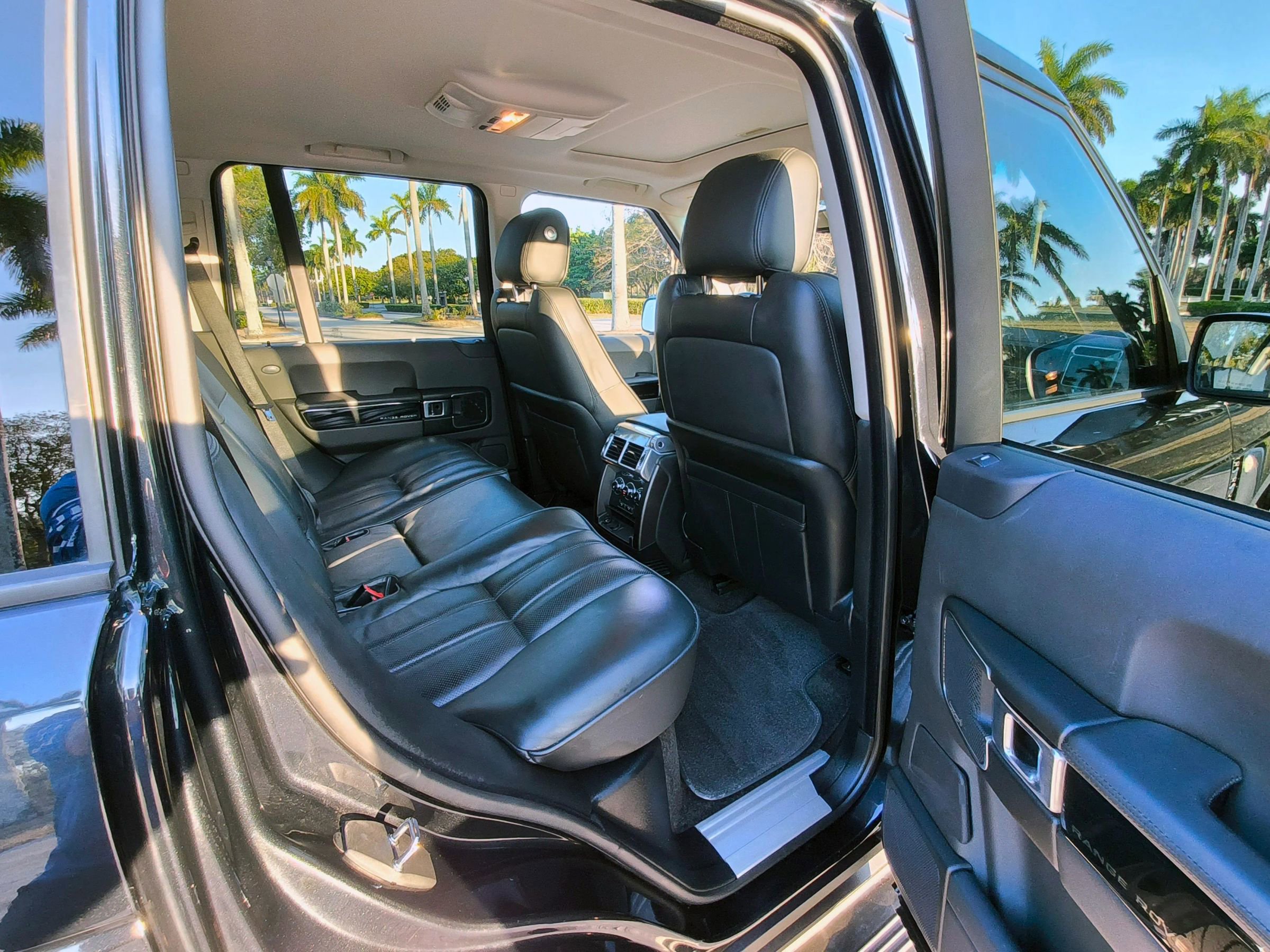 Used 2012 Land Rover Range Rover Supercharged image 12