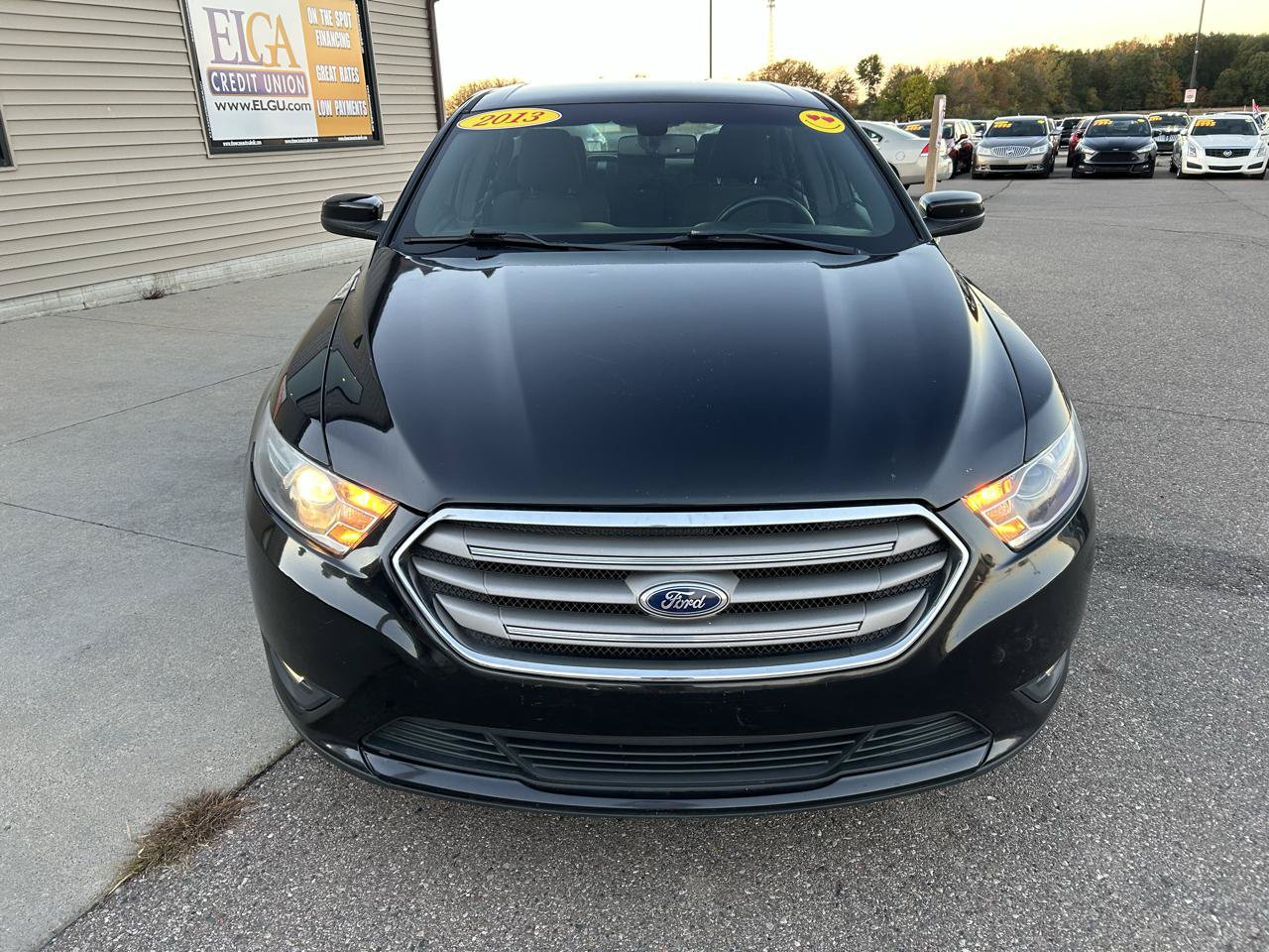 Used 2013 Ford Taurus SEL FWD image 2