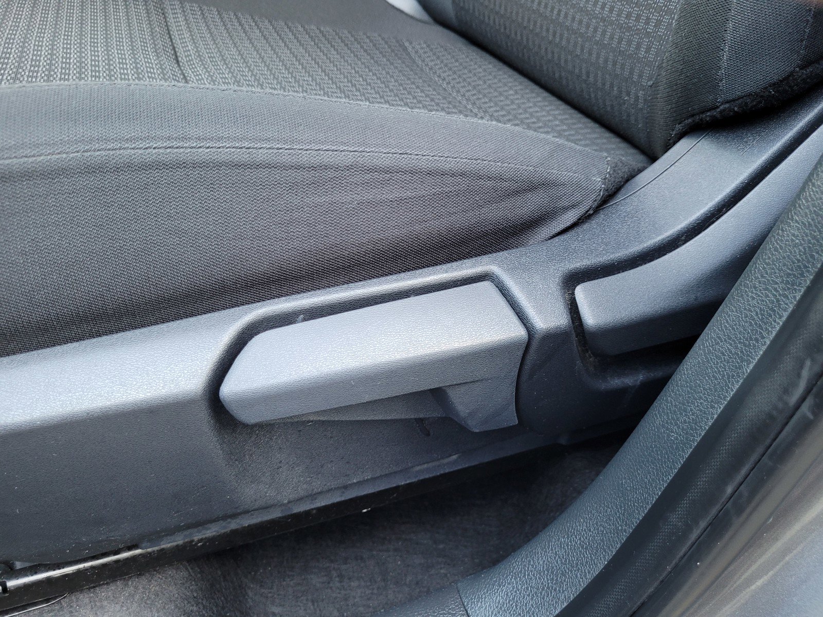 Used 2025 Nissan Kicks S image 11