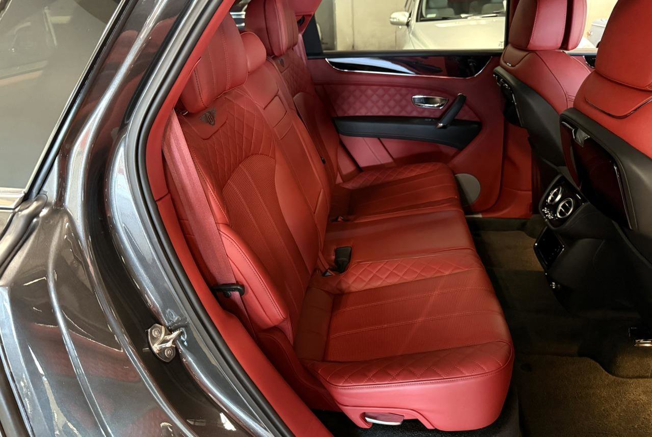 Used 2018 Bentley Bentayga image 84
