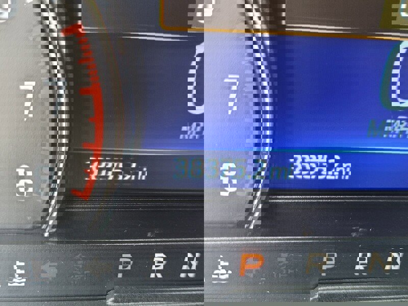 Used 2023 Ford Explorer XLT image 23