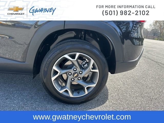 Used 2025 Chevrolet Trax LT w/ LT Convenience Package image 10