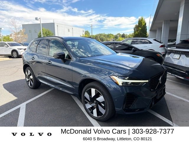 Used 2025 Volvo XC60 T8 Plus w/ Protection Package Premier AWD/4WD image 4