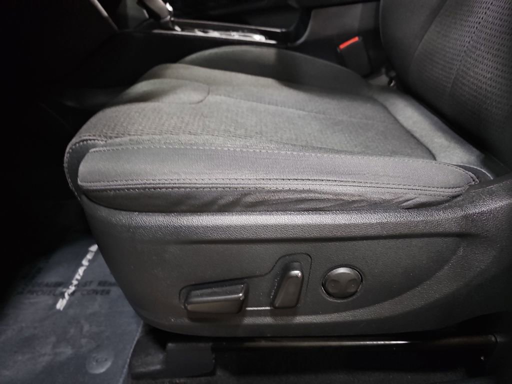 Used 2020 Hyundai Santa Fe SEL image 17